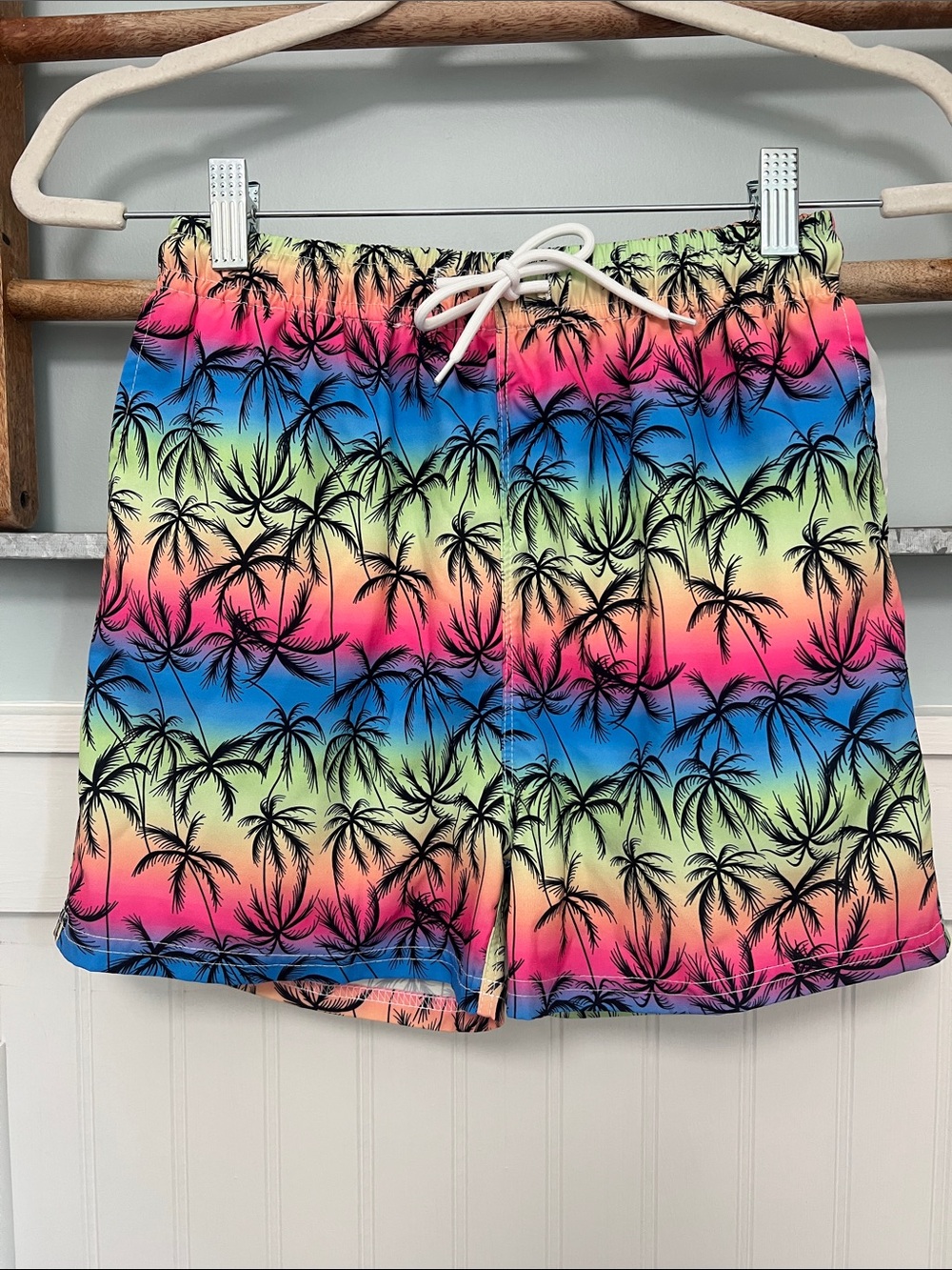 Boys Deerose swim trunks size extra large 11 to 12 Hawaiian